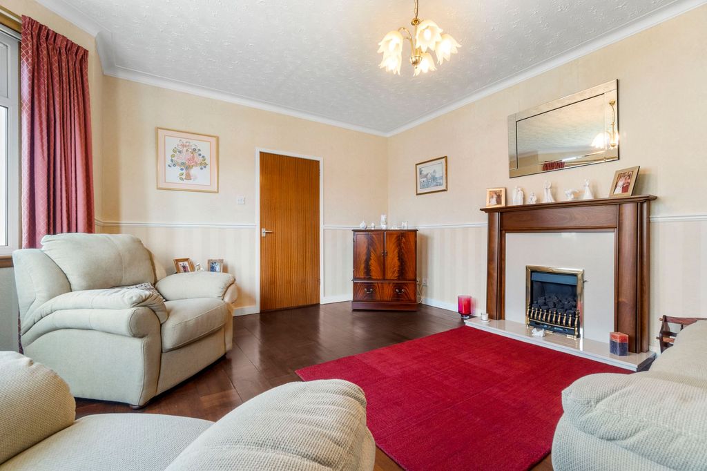 Property photo 3 of 23