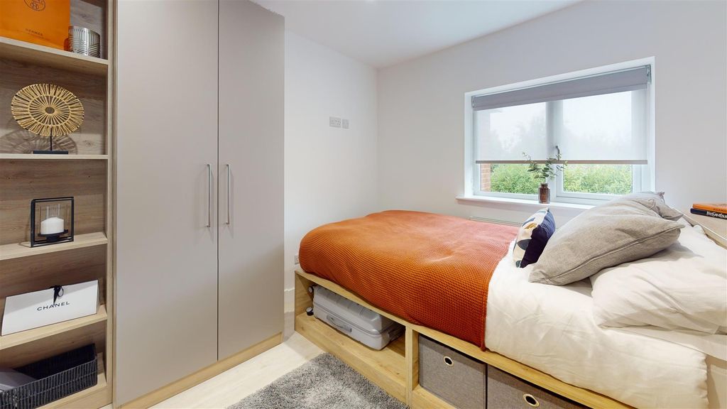 6 bed shared accommodation to rentCharter Avenue, Canley, Coventry CV4 photo 4