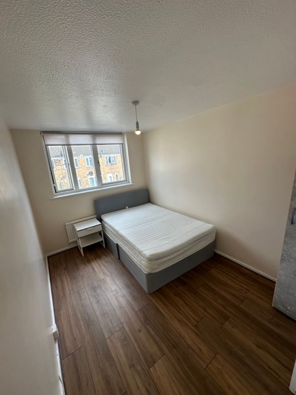 Property photo 1 of 13 Room B