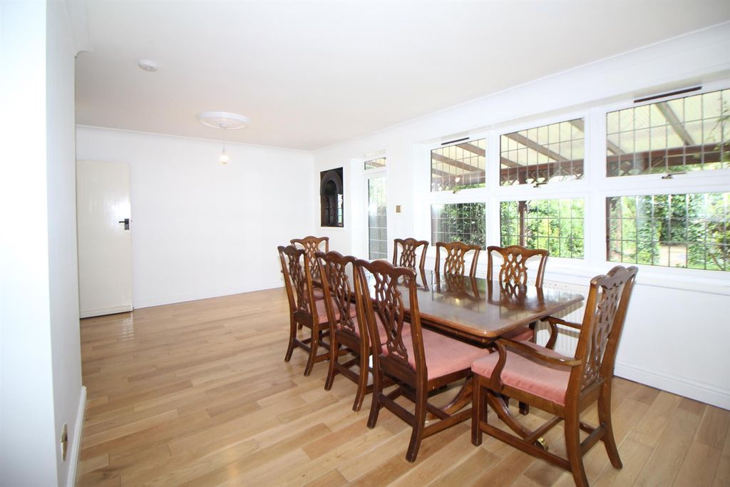 Property photo 3 of 17 Img_9921.Jpg