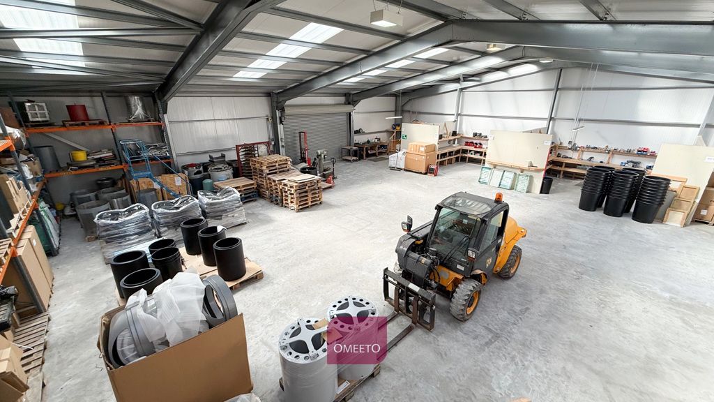 Property photo 2 of 11 Industrial To Rent