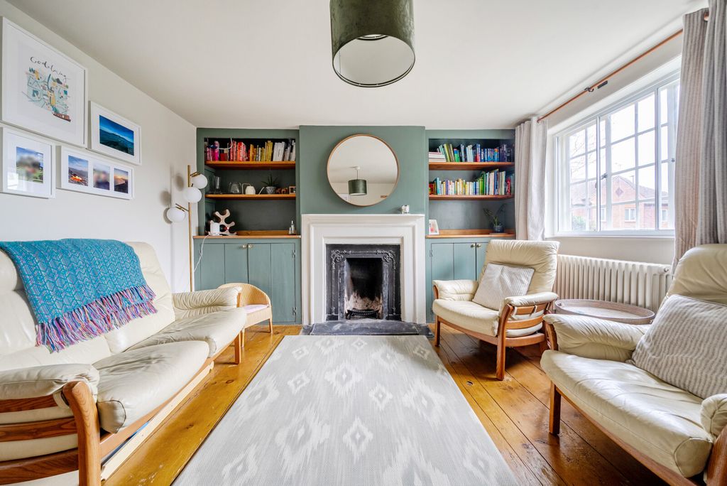 Property photo 3 of 18 1385968-18-692846...