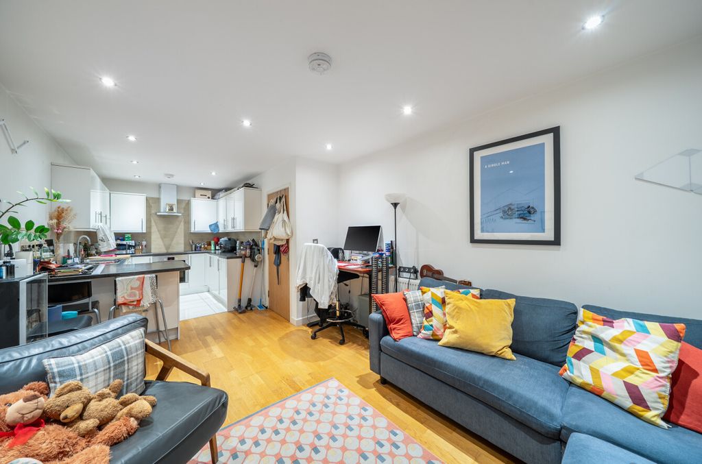 Property photo 3 of 9