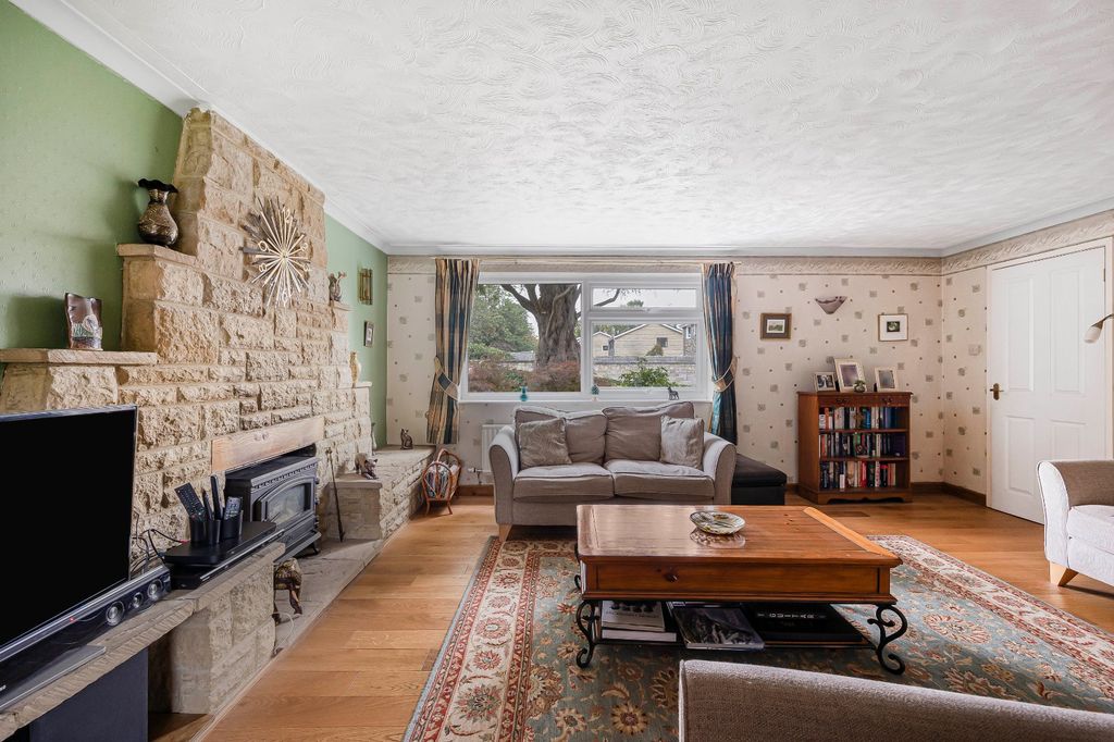Property photo 3 of 27 Sitting Room
