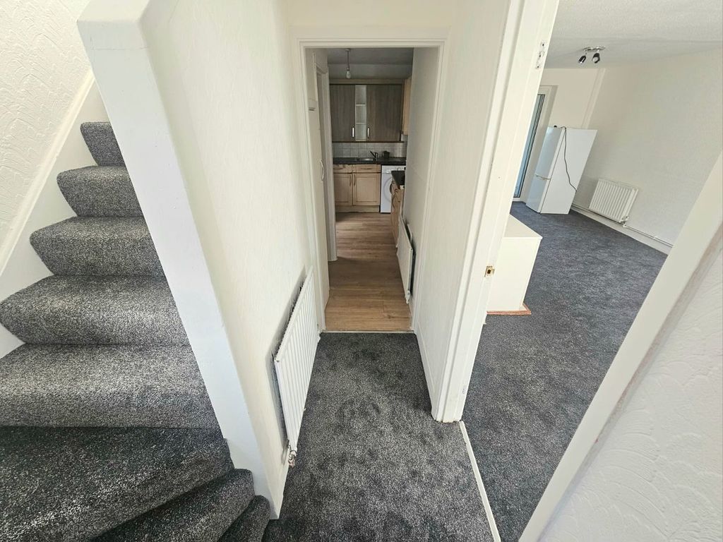Property photo 2 of 16 Entrance