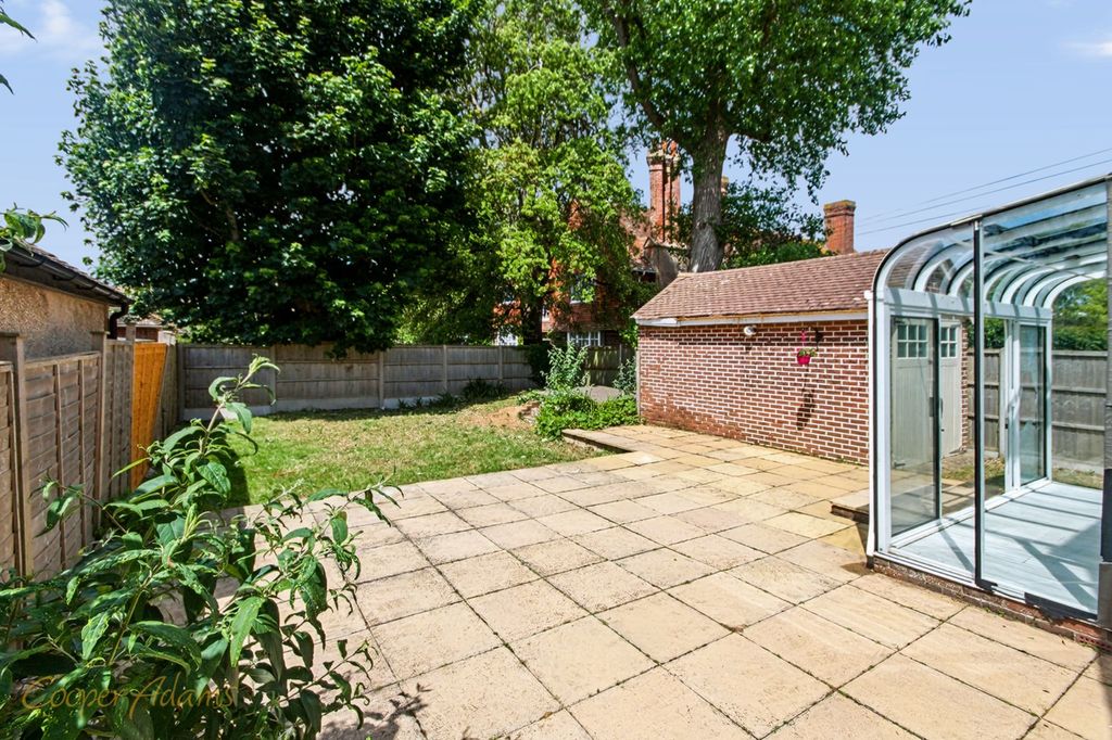 Property photo 2 of 13 Garden