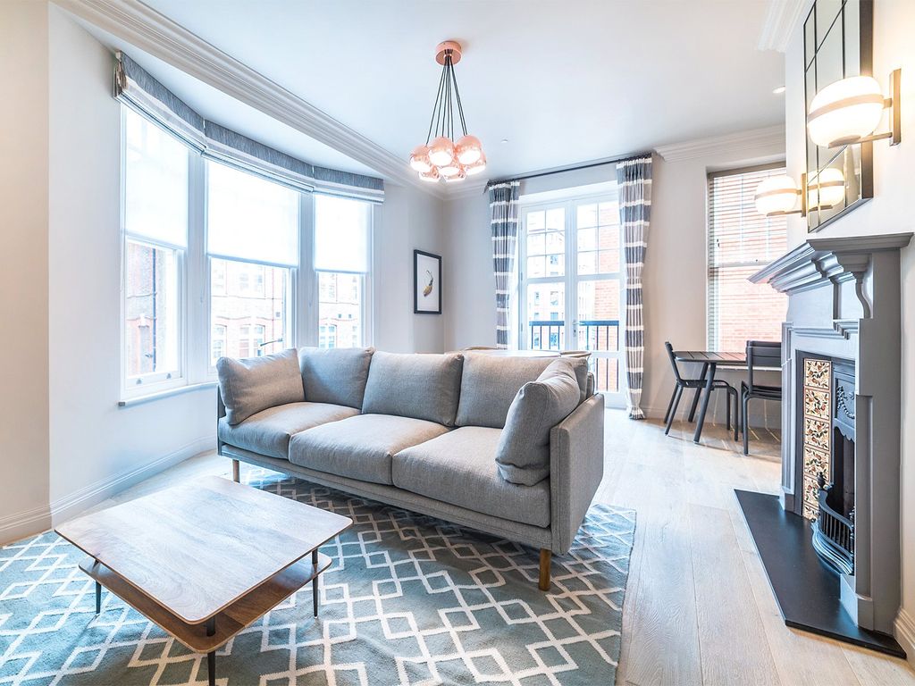 Property photo 2 of 10 Drury Lane House