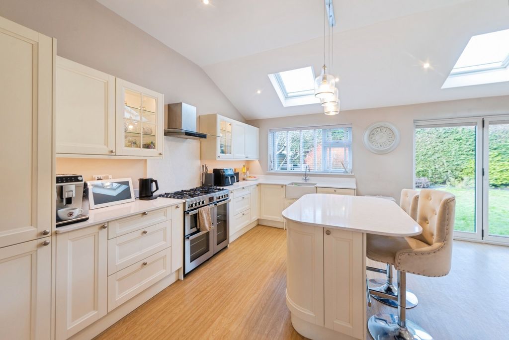 Property photo 2 of 19 Pbox-Img.Jpg