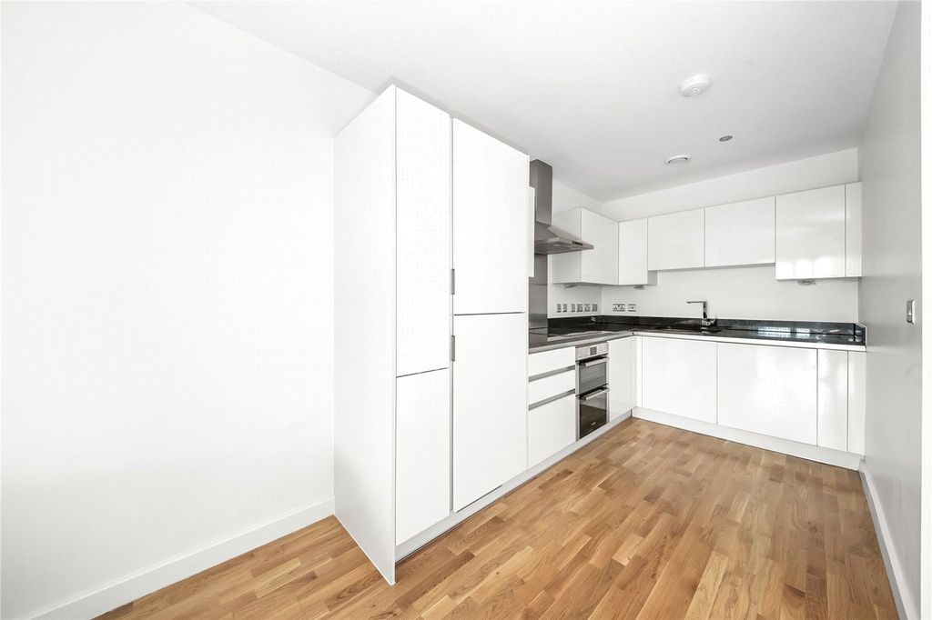 Property photo 2 of 8 Picture No. 45