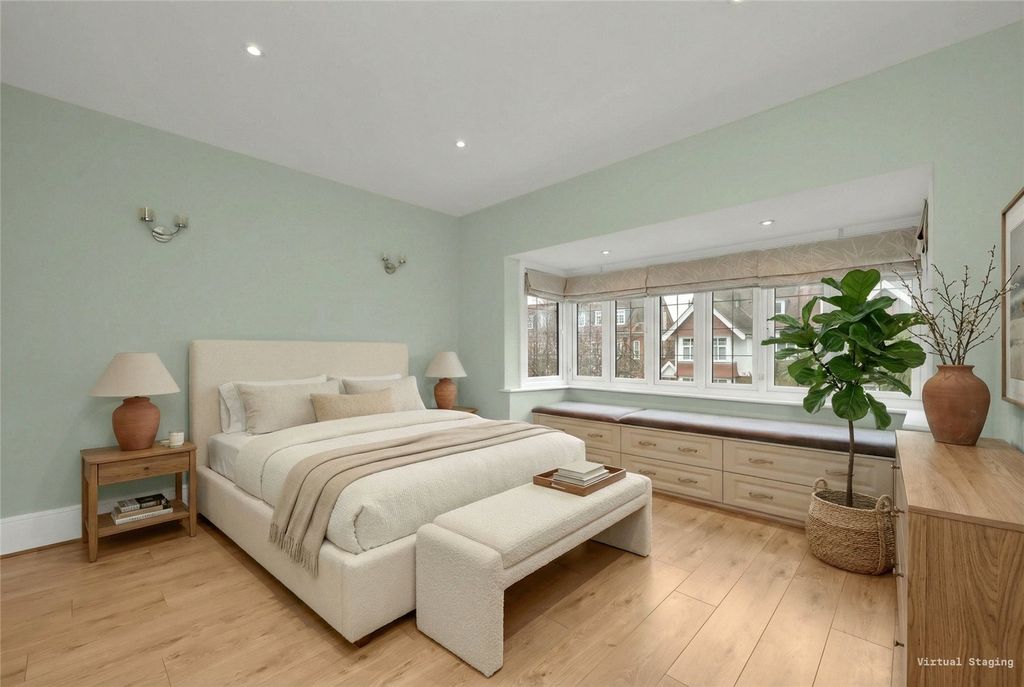 Property photo 2 of 15 Principal Bedroom