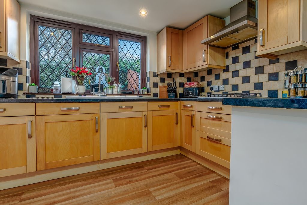 Property photo 3 of 37