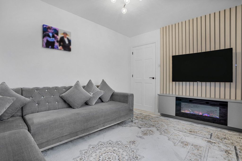 Property photo 2 of 11 Picture No. 22