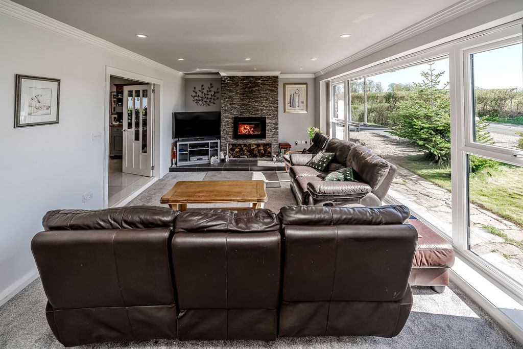 Property photo 2 of 47