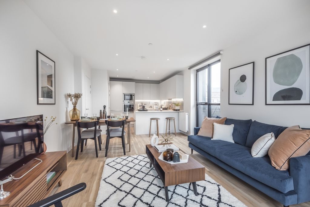 Property photo 1 of 12 616167 (2)