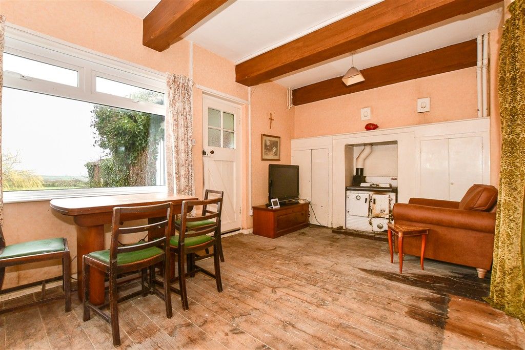 Property photo 2 of 10 Dining Room