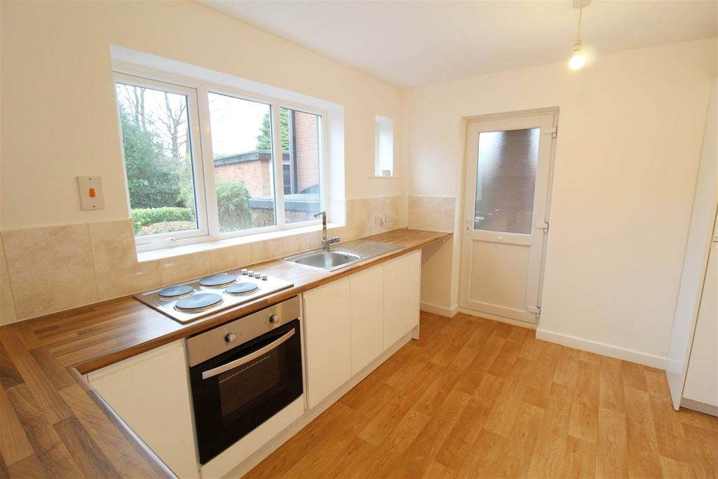 Property photo 2 of 17 Kitchen