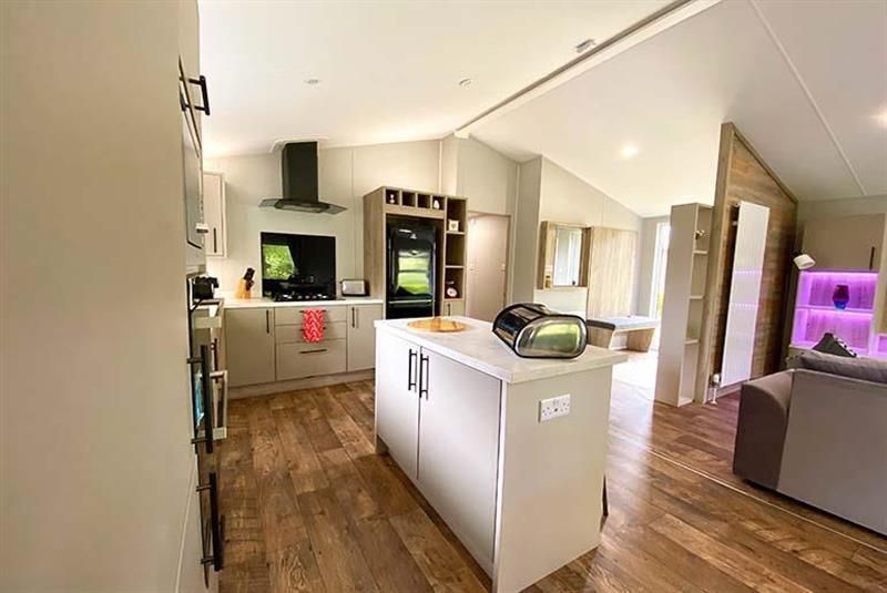 Property photo 2 of 5 East Midlands