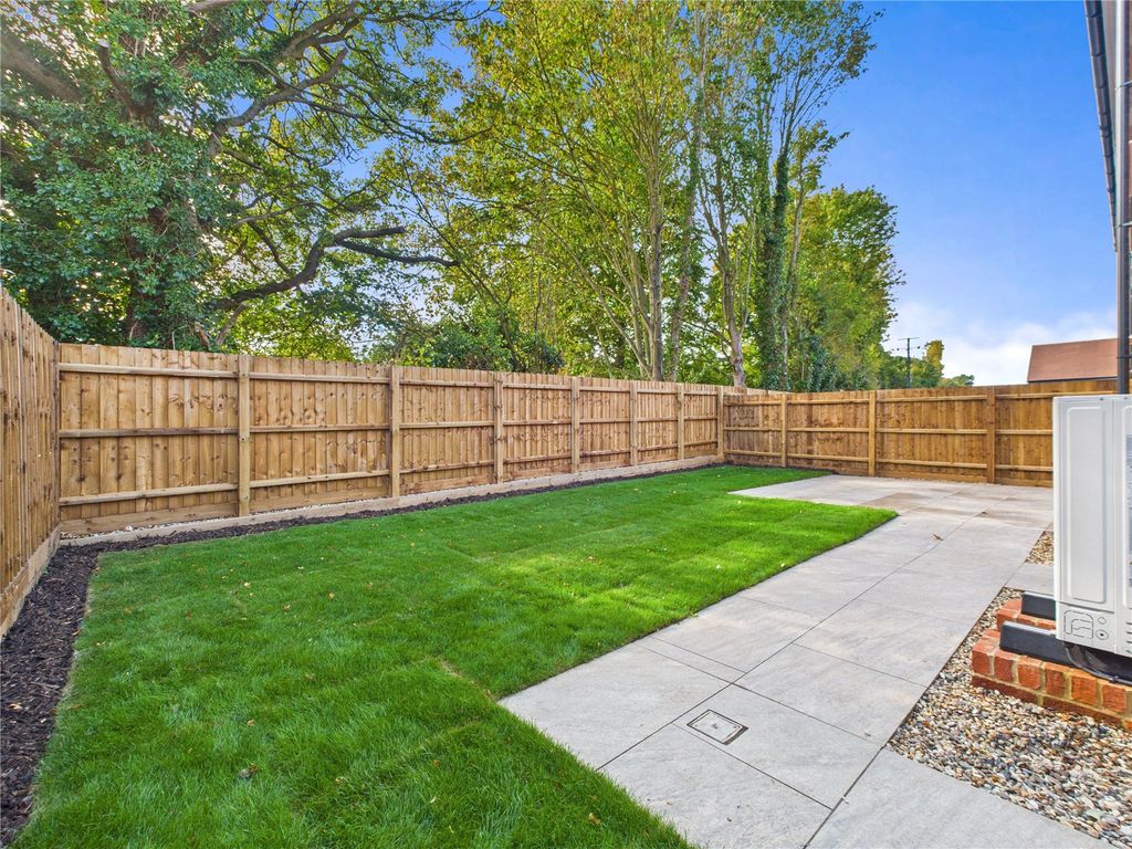 Property photo 2 of 21 Picture No. 22