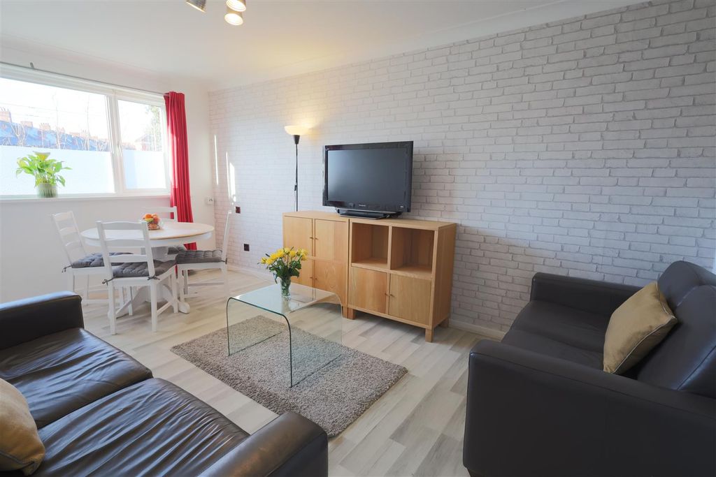 Property photo 1 of 16 B8Deeab9-2F70-4Aa2-B99D-Be77B30269B3.Jpeg