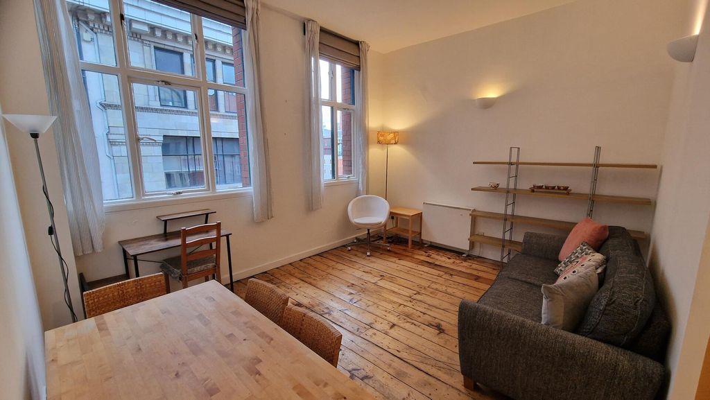 Property photo 2 of 28 Living Room