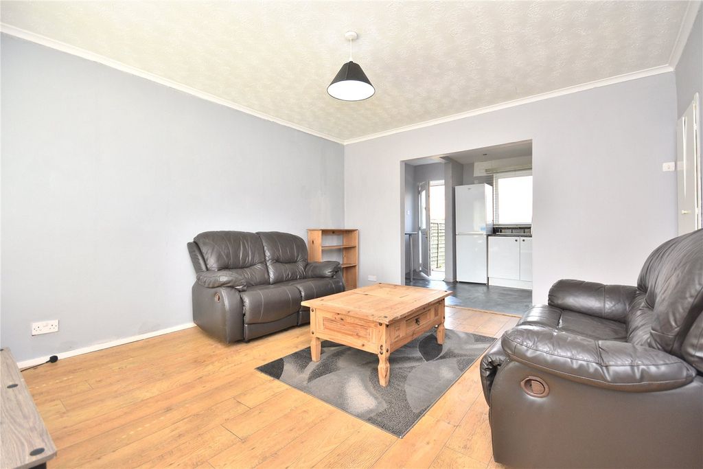 Property photo 2 of 12 Picture No. 31