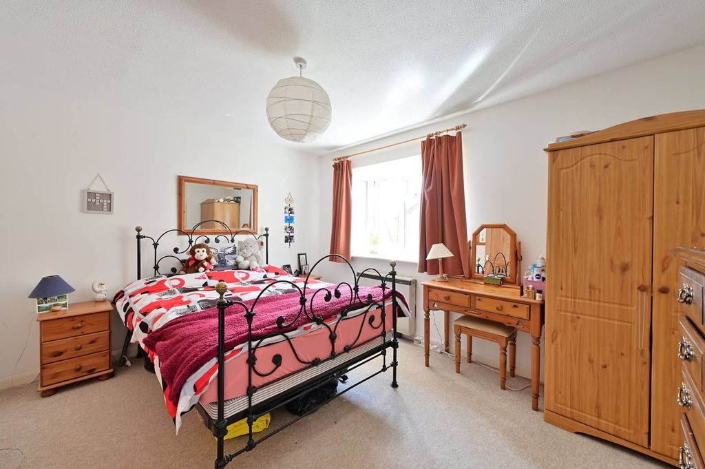 Property photo 3 of 8