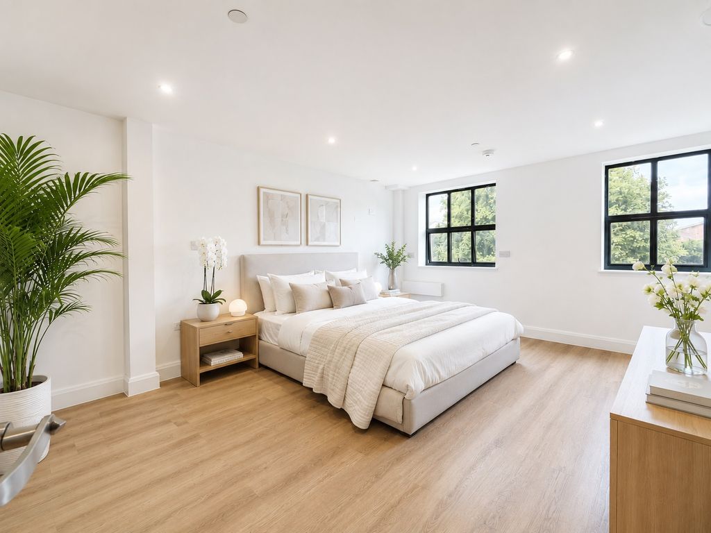 Property photo 2 of 8 Principle Bedroom