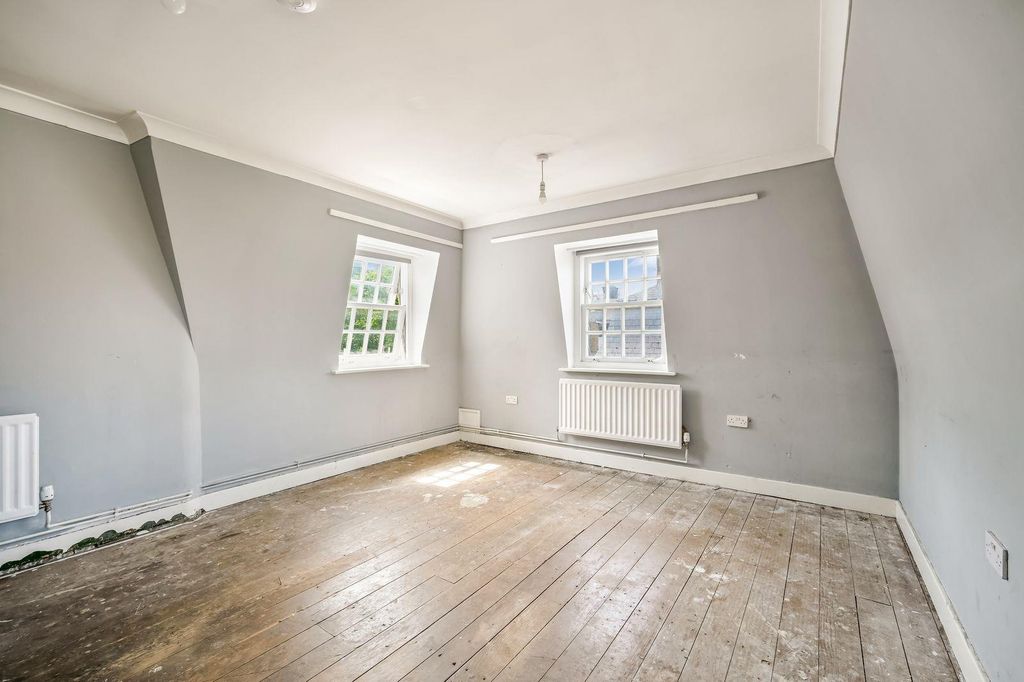 Property photo 2 of 10 Large Reception Room