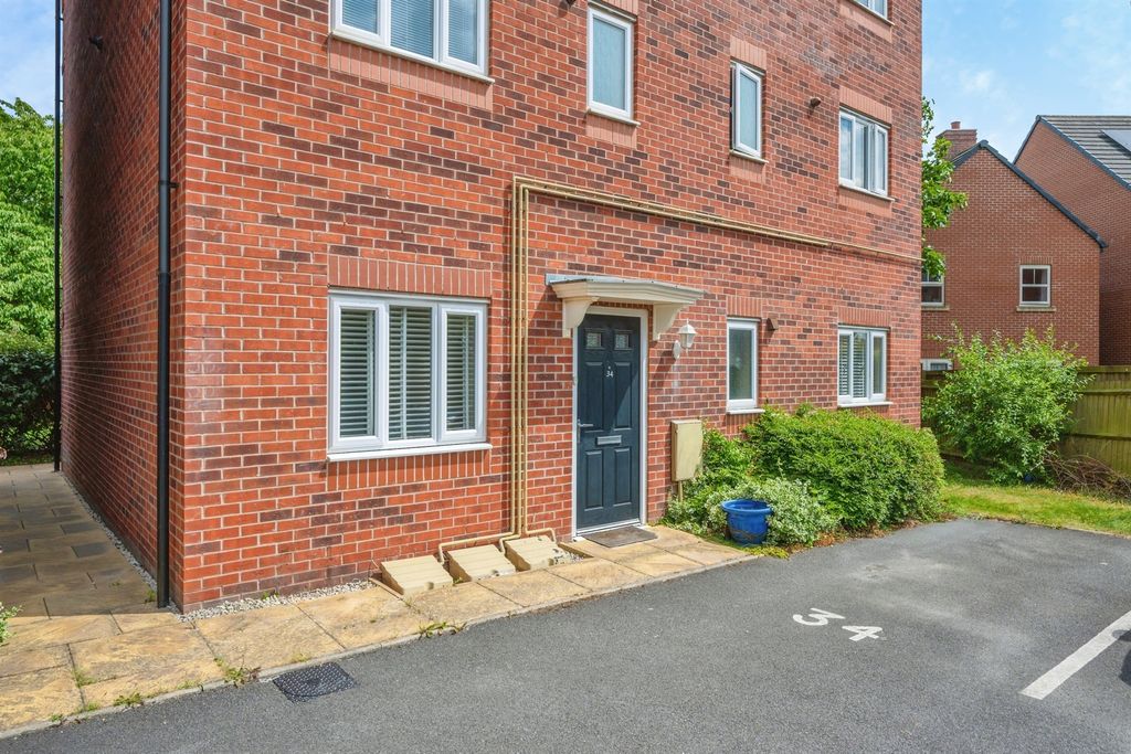 Property photo 2 of 14