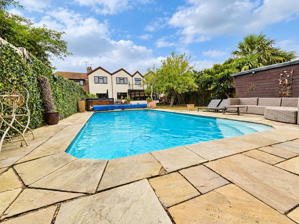Property photo 2 of 32 5561866