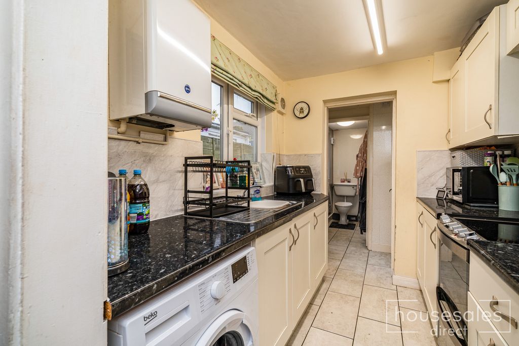 Property photo 2 of 9