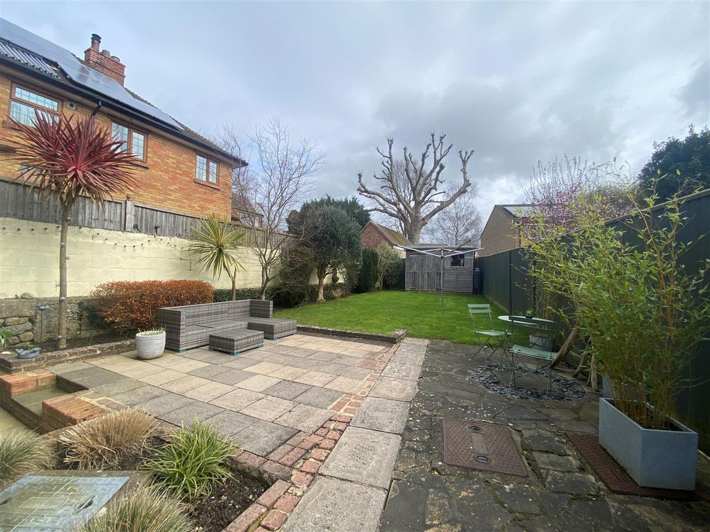 Property photo 2 of 11 Garden.Jpg