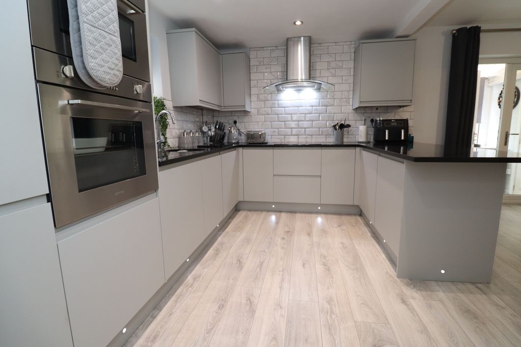 Property photo 2 of 17 Img_4537