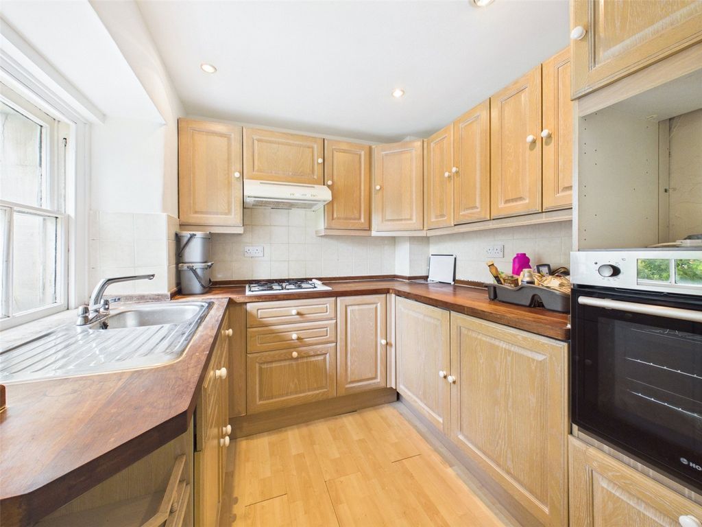 Property photo 2 of 13 Picture No. 25