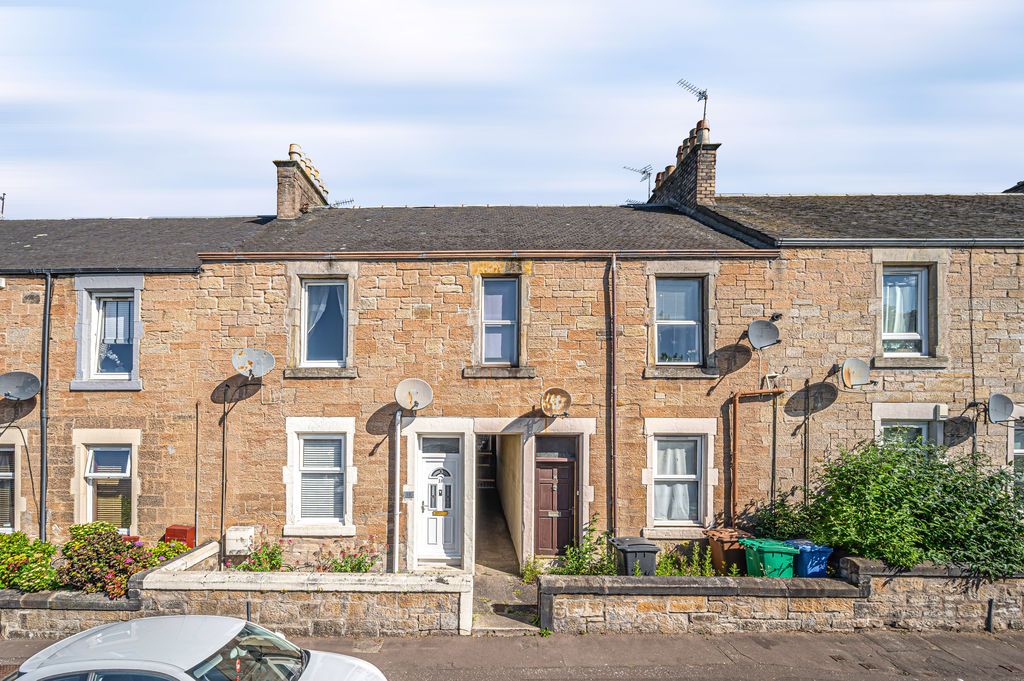 Property photo 1 of 17 External