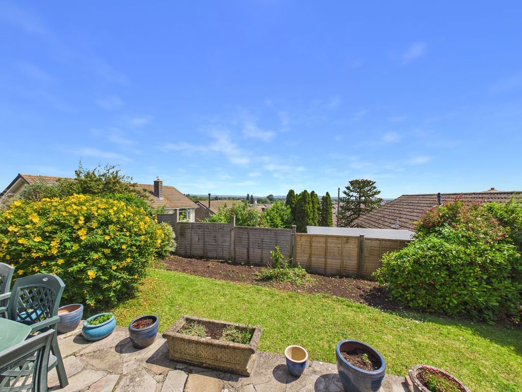 Property photo 3 of 32