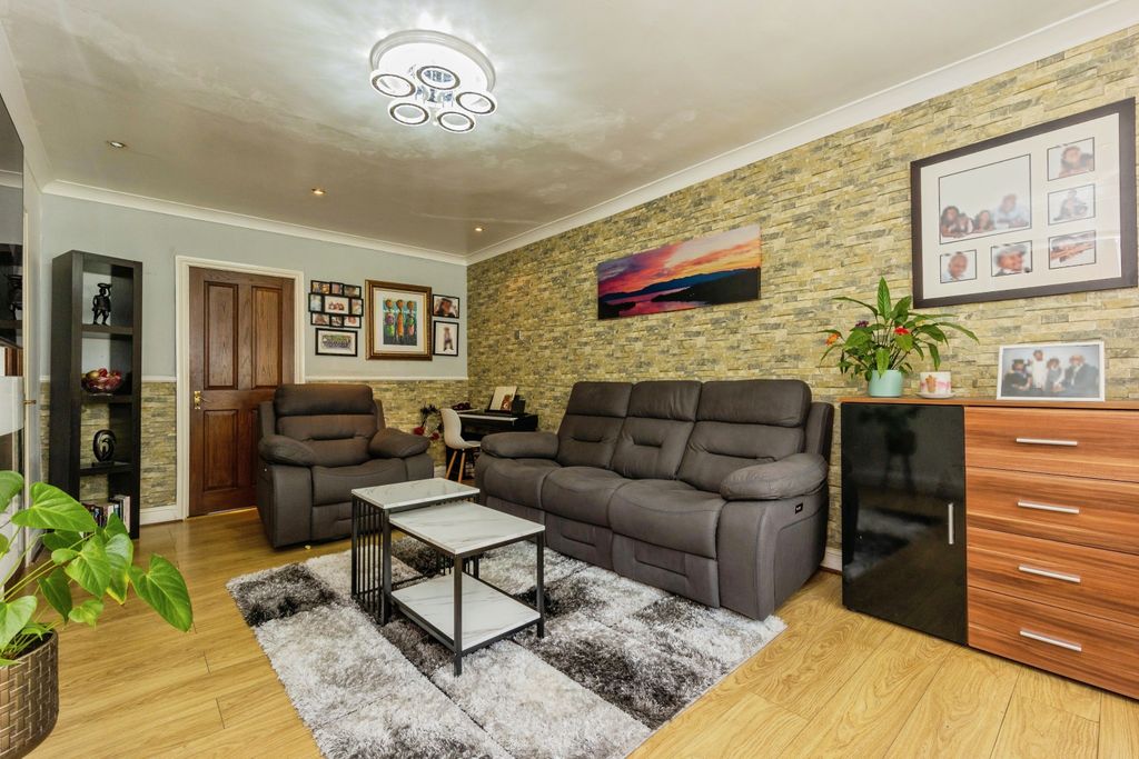 Property photo 1 of 20 Imgc7535