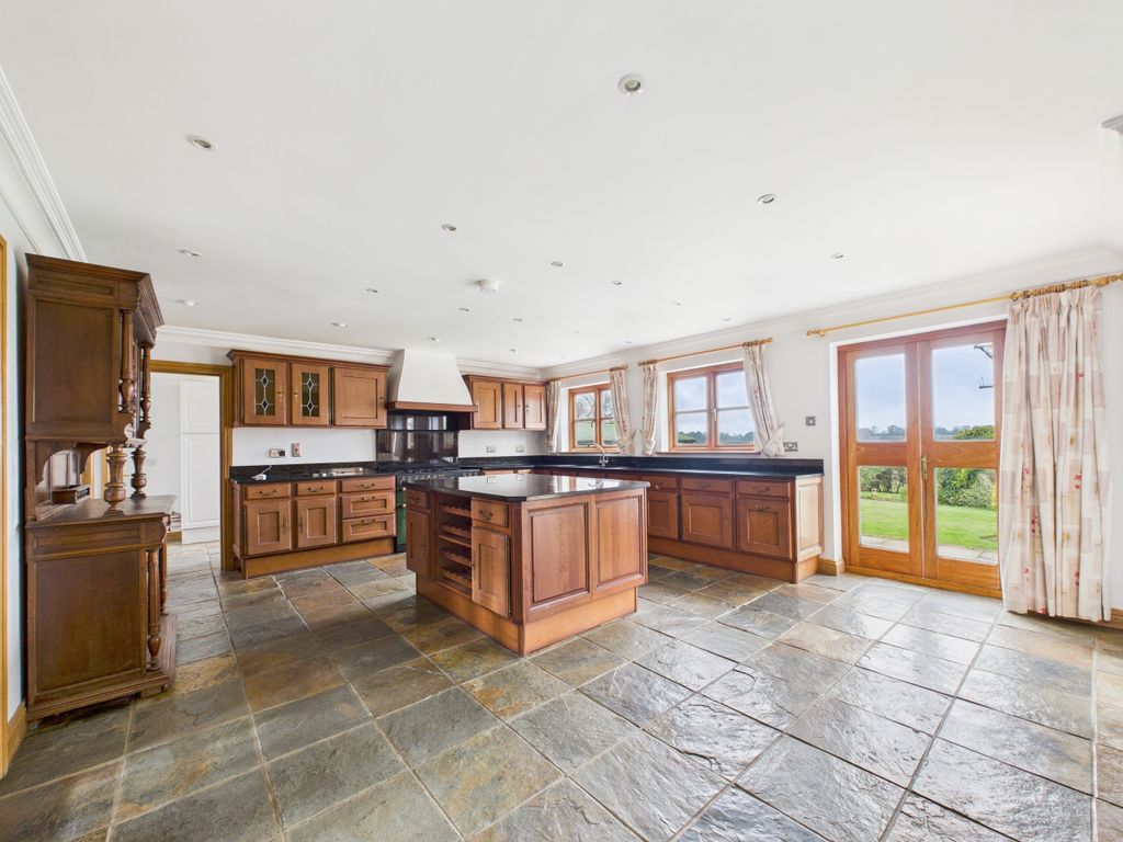 Property photo 2 of 30 Kitchen