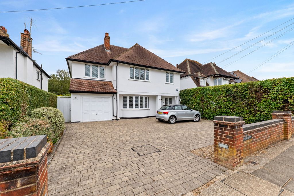 Property photo 1 of 32