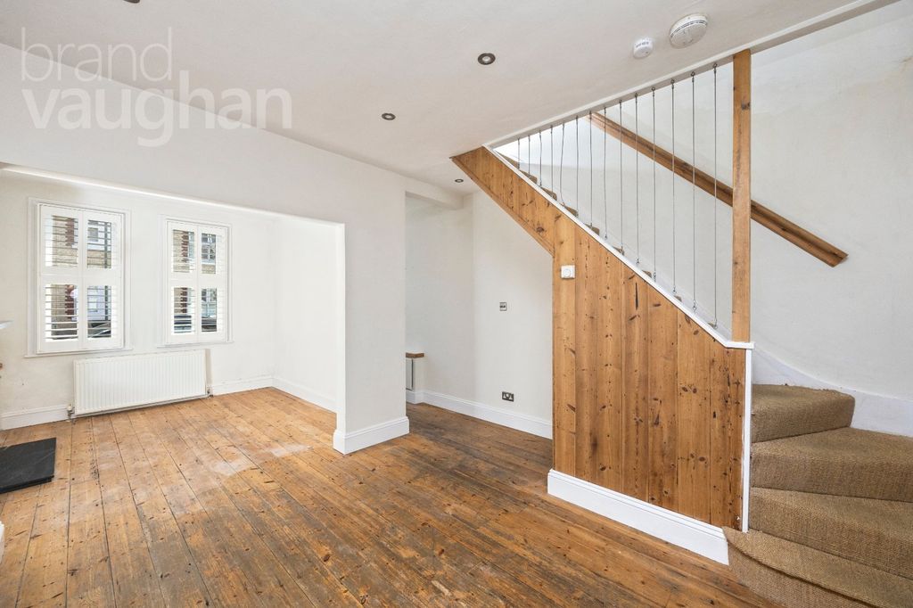 Property photo 3 of 22 Picture No. 12