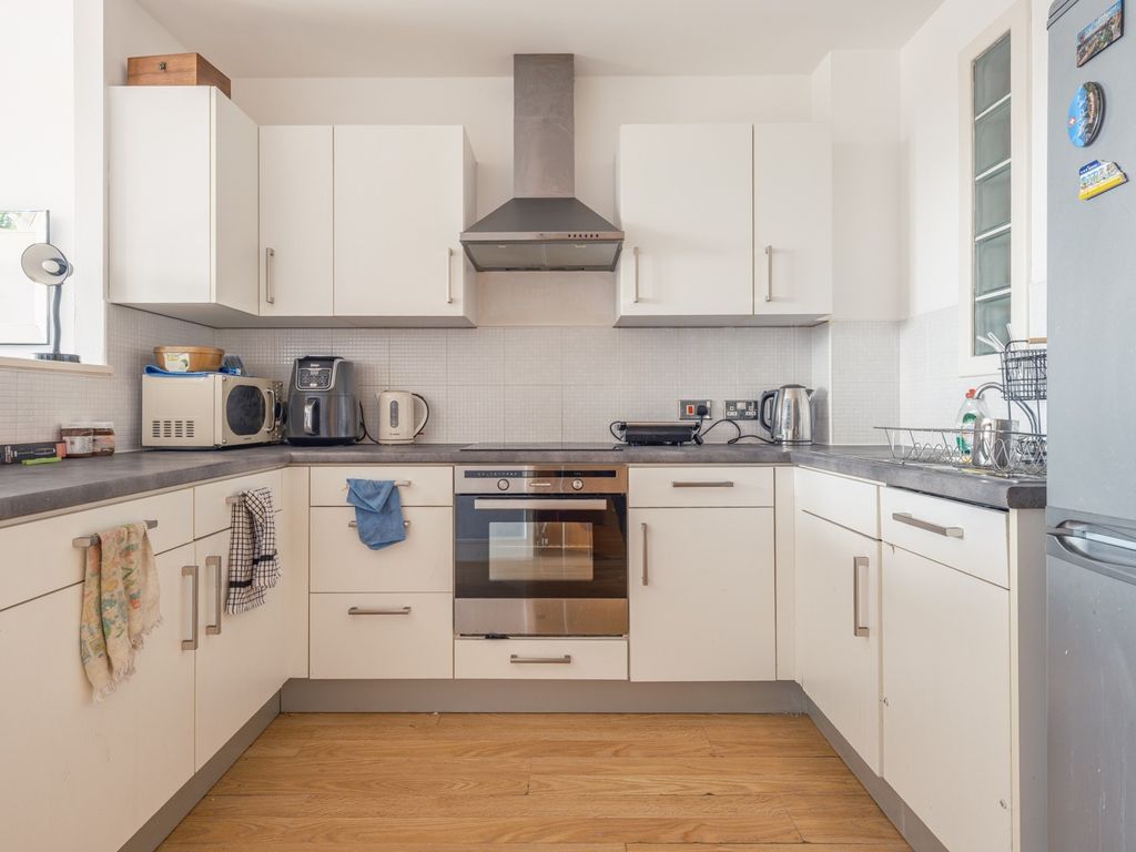 Property photo 3 of 8 4348972