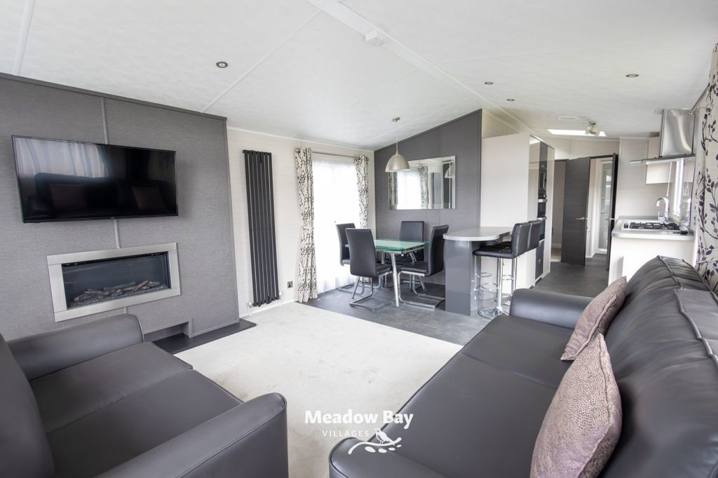 Property photo 2 of 6 Carnaby Stamford Lodge 29.Jpg