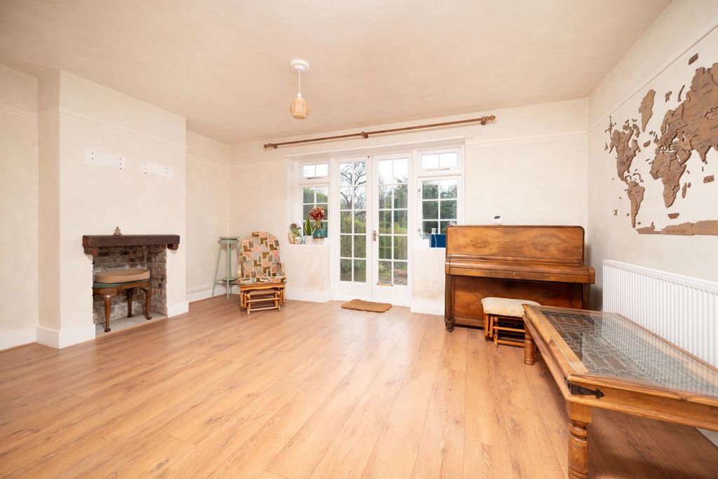 Property photo 2 of 12 2950433