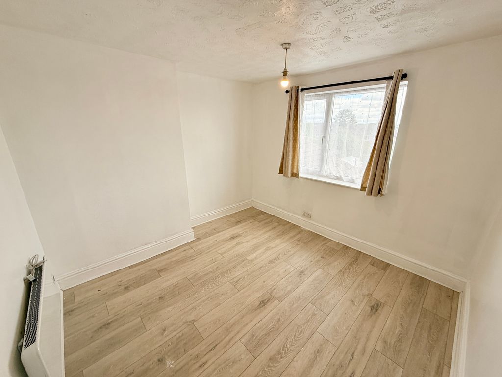 Property photo 3 of 9 Image