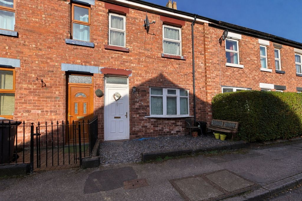 Property photo 1 of 10 Front