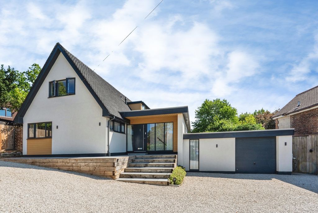 Property photo 1 of 32 Pbox-Img.Jpg