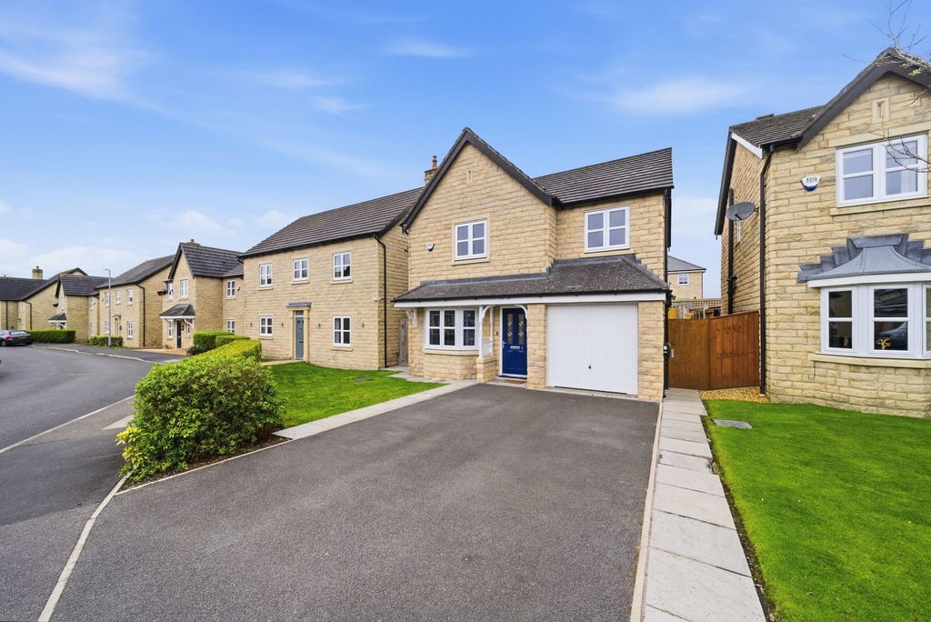 Property photo 1 of 41