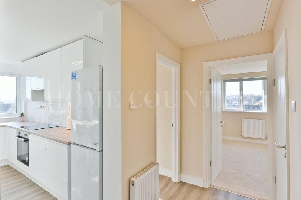 Property photo 2 of 25