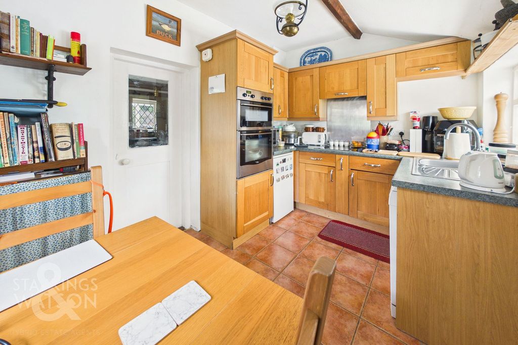 Property photo 2 of 16