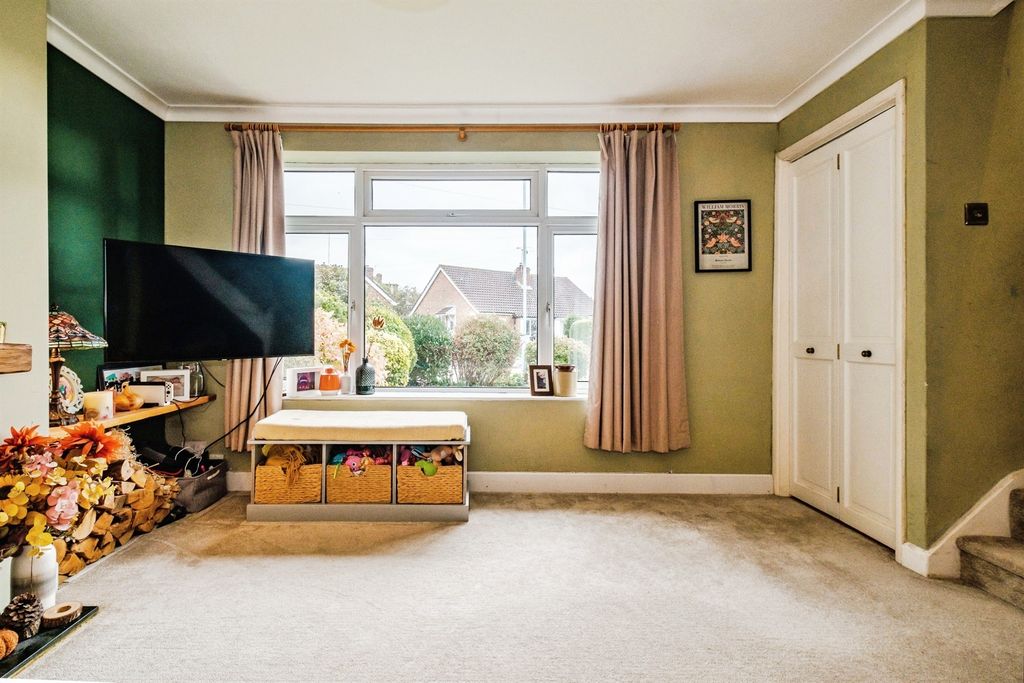 Property photo 3 of 17